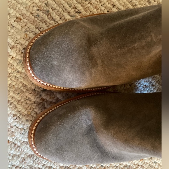 FRYE Women’s Victoria Cut Short Elephant Soft Oiled Suede Boots, size 8.5 - Picture 7 of 16